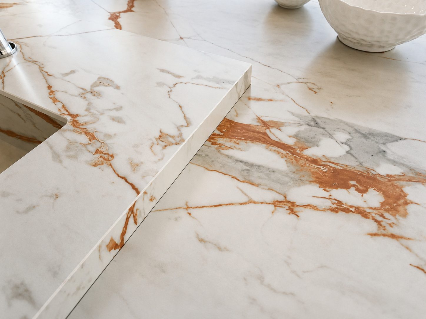 cuisine-sur-mesure-plan-travail-marbre-design-italien-haguenau